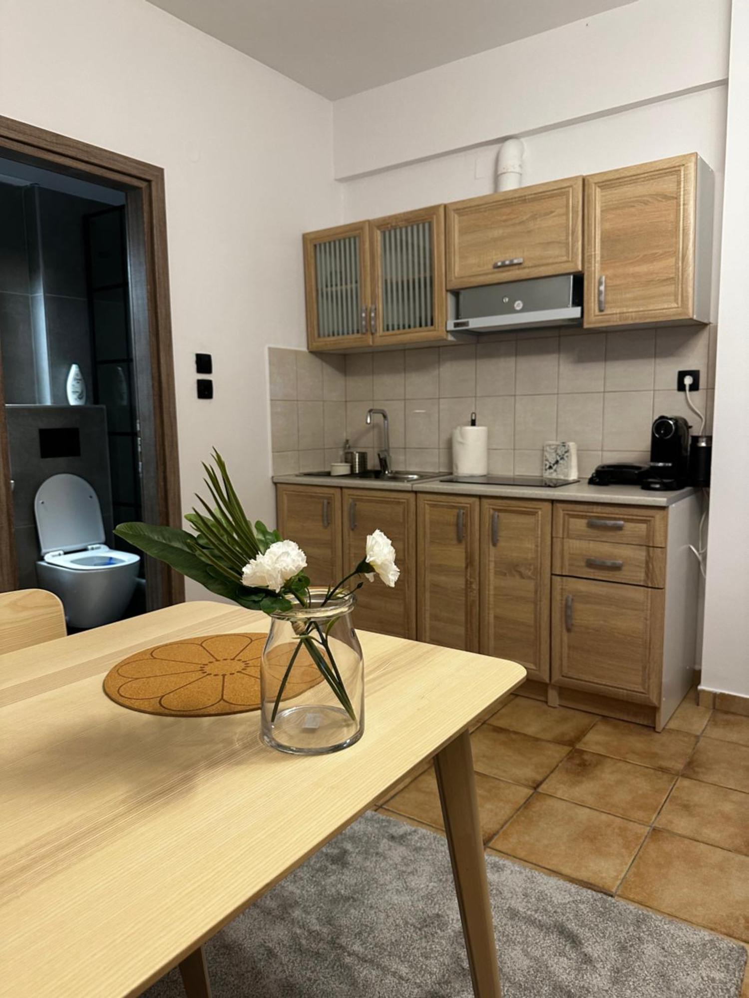 Νεάπολη Apartment Larissa Exterior photo
