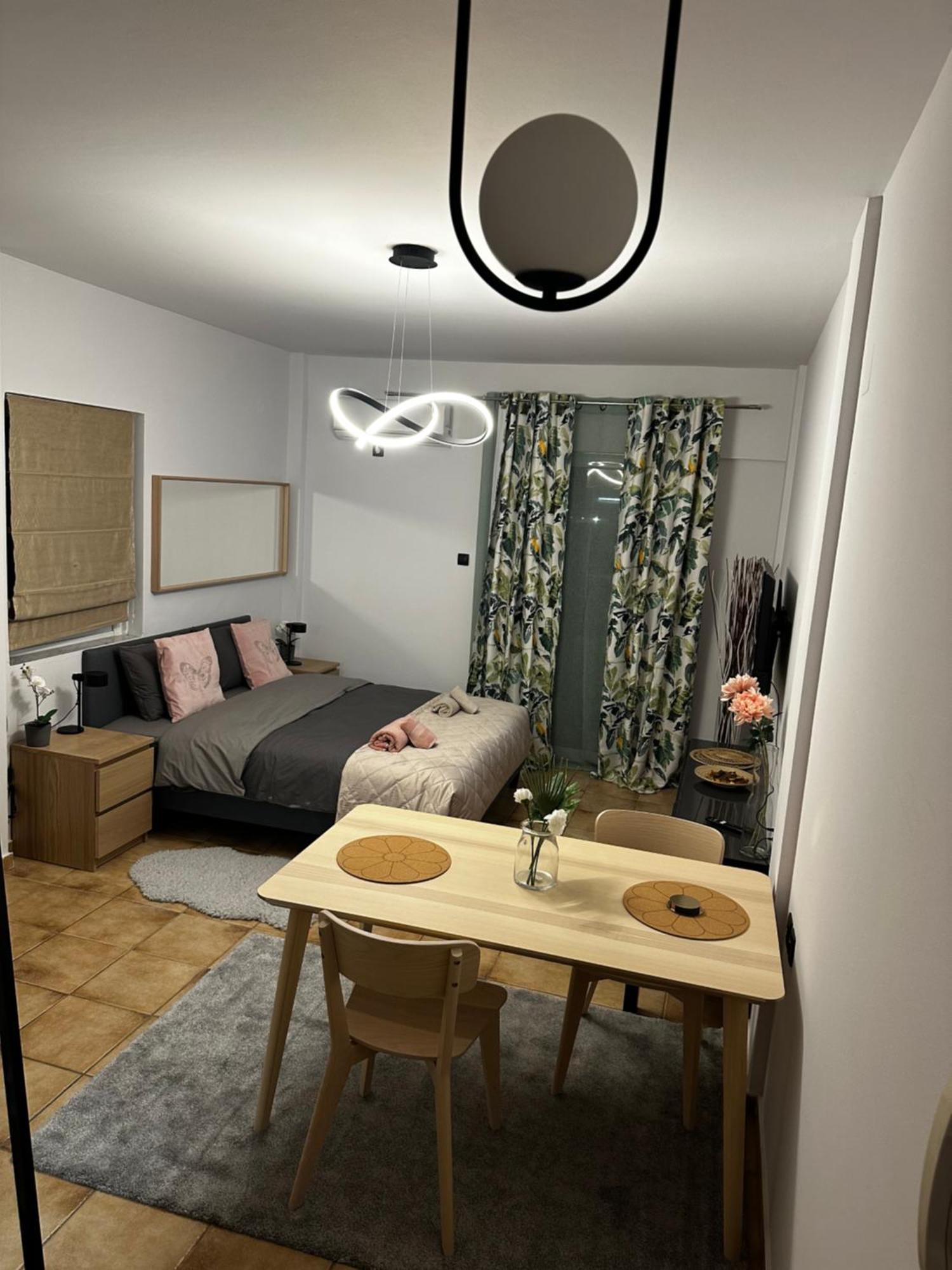 Νεάπολη Apartment Larissa Exterior photo